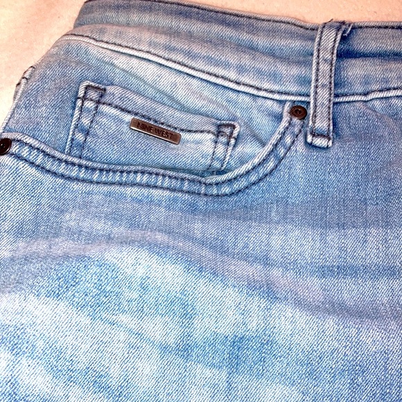 Nine West Jeans, Plain Pocket, High Rise, Straight, Size 12 light washed - Picture 9 of 11